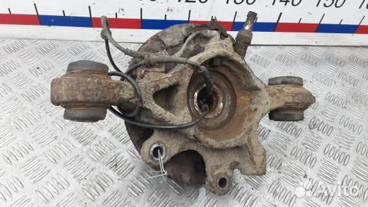 Ступица задняя левая land rover discovery 3 (FML23