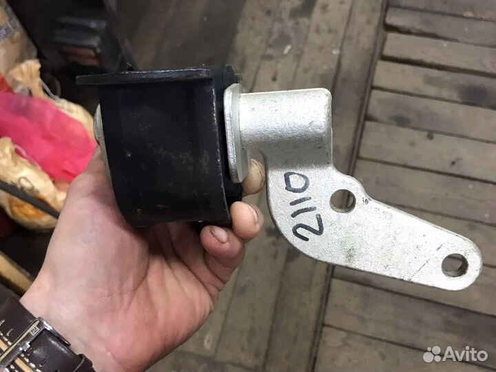 Подушка кпп ваз 2110