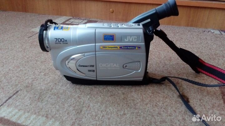 Продается кассетная видеокамера JVC