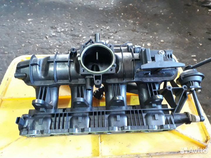 Коллектор впускной Audi A4 B8 CDH 2010