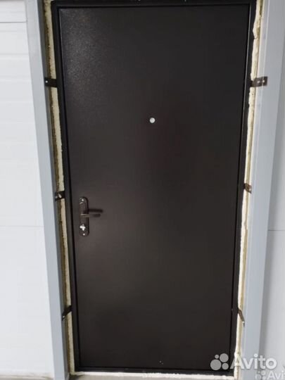 Дверь входная металлическая