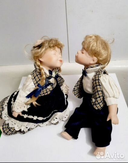 Куклы фарфоровые, Ожидание поцелуя