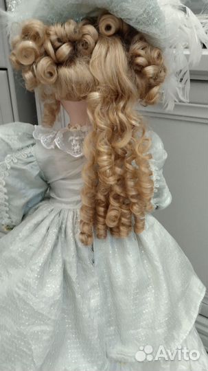 Кукла фарфоровая коллекционная