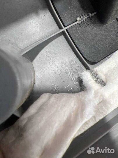 Обшивка стойки Solaris 2010-2017 (лобового стекла