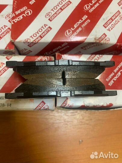 Тормозные колодки задние Toyota Camry и Lexus ES