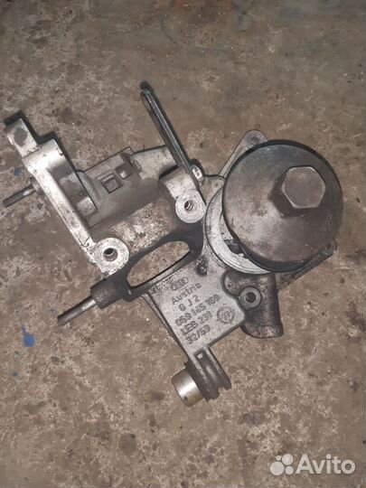 Кронштейн масляного фильтра Ауди А6С5 2,5TDI