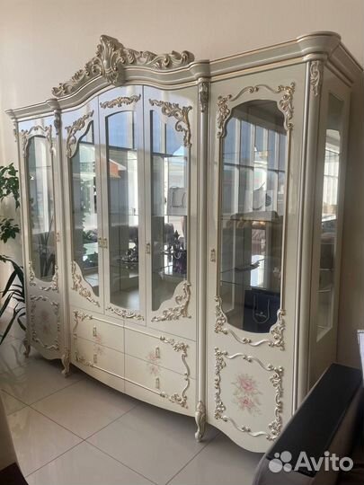 Посудный шкаф «Венеция»