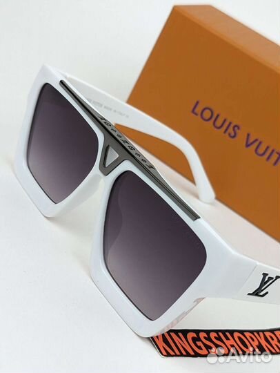 Солнцезащитные очки Louis Vuitton