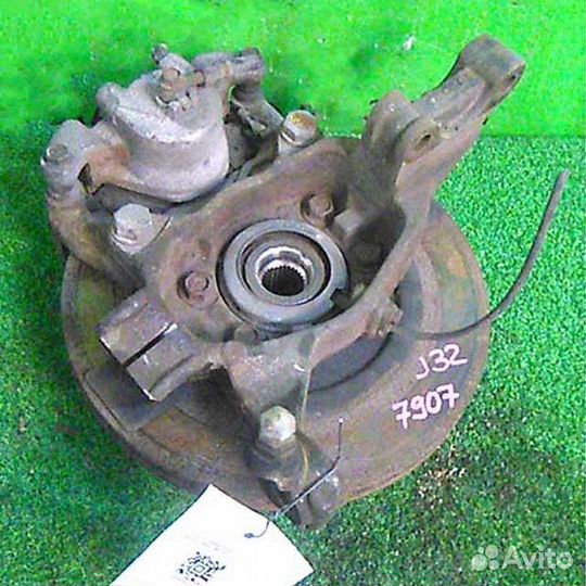 Кулак поворотный правый Nissan Teana