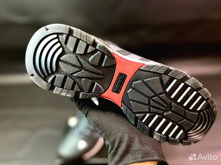 Кроссовки Adidas современные