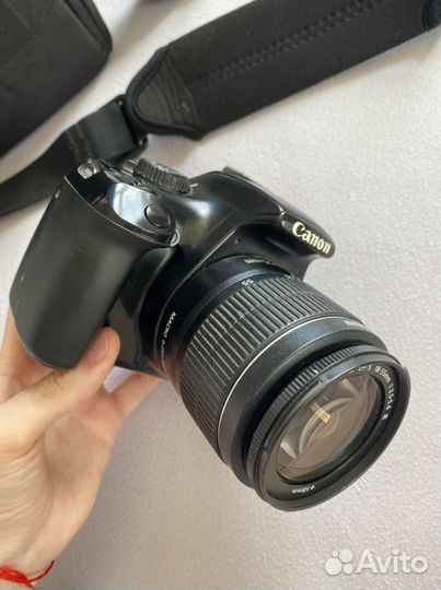 Зеркальный фотоаппарат Canon EOS 1100D