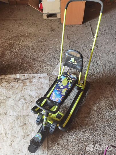 Трёхколёсный велосипед, санки, снегокат детский