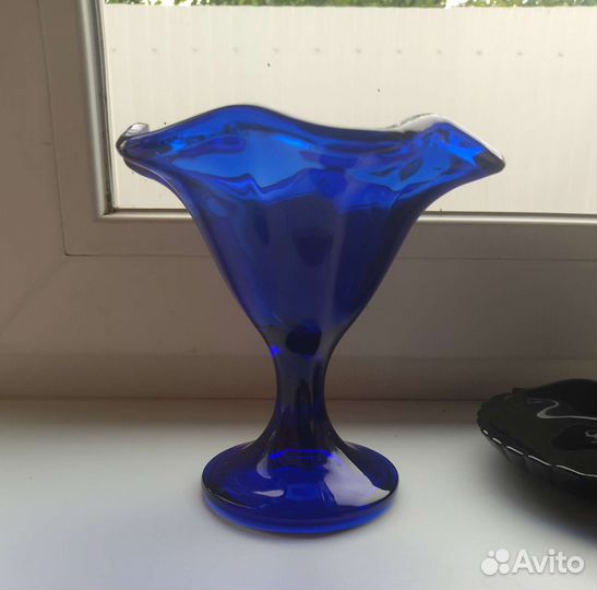 Вазочка на ножке и икорница