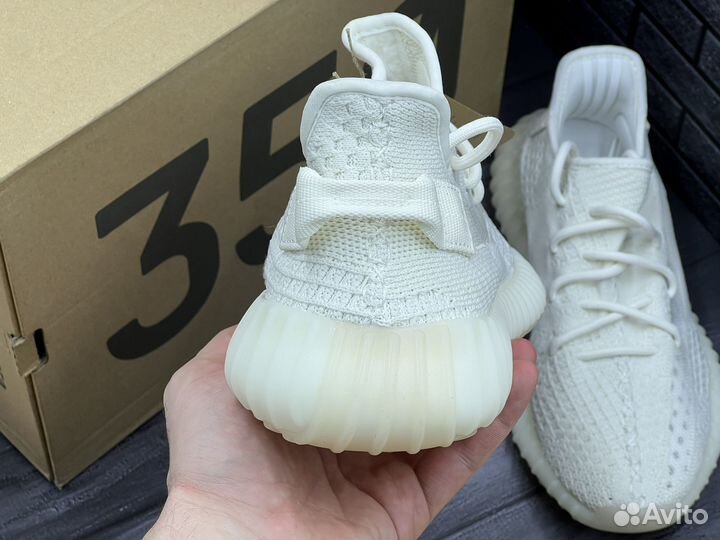 Кроссовки Adidas Yeezy Boost 350 v2 Bone