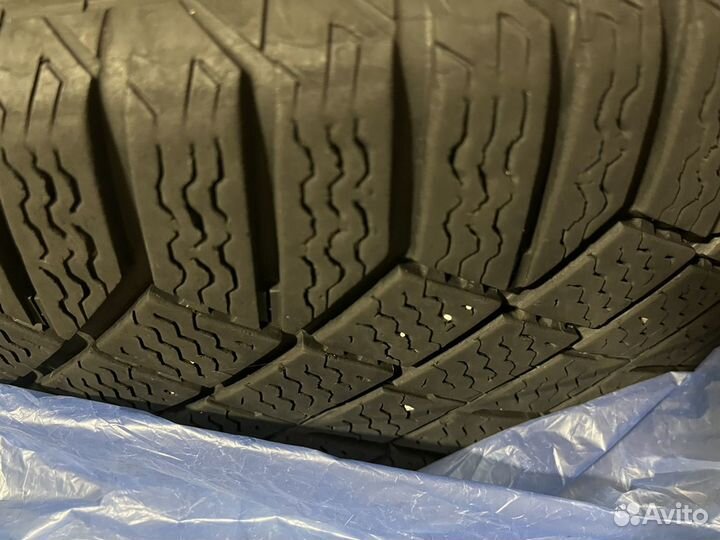 Continental ContiVikingContact 7 205/55 R16 94T