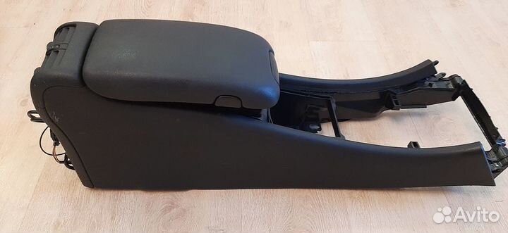 Подлокотник Mercedes C-Class W203 Рестайлинг