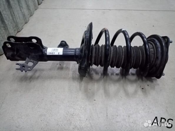 Стойка передняя Тойота Камри В 70 3.5 литра