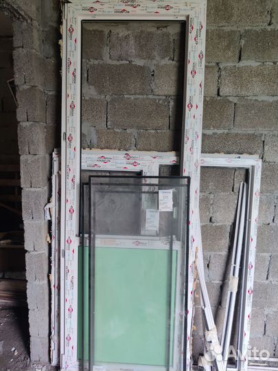 Балконная дверь с окном