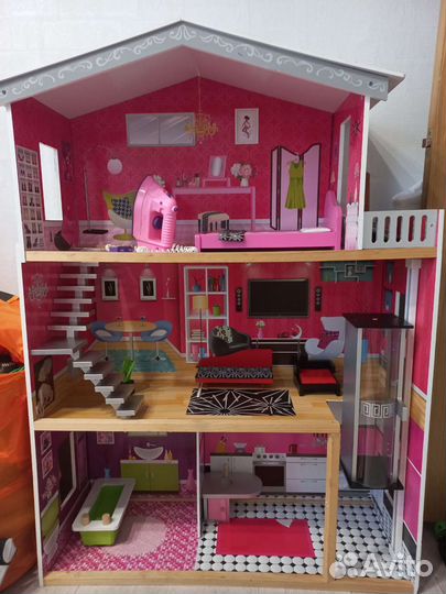 Большой кукольный домик