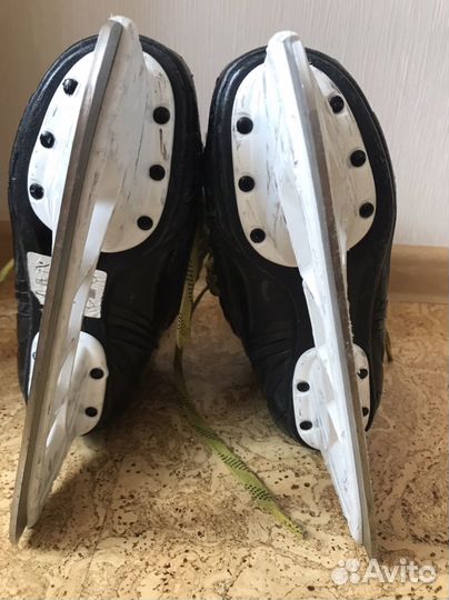 Хоккейные коньки bauer