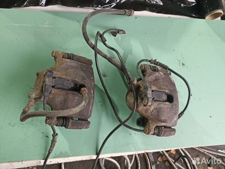 Суппорт тормозной передний mercedes w124