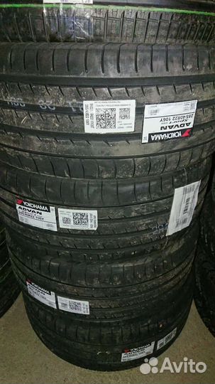 Yokohama Advan Sport V105 285/40 R22 106Y