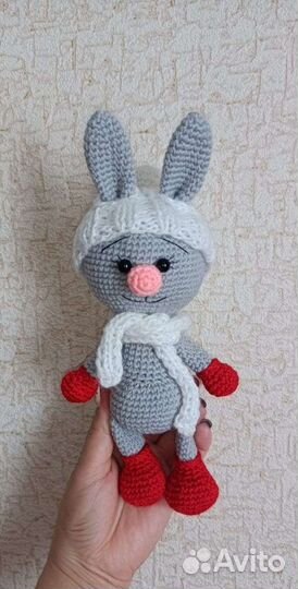 Зайчонок в шапочке ручная работа