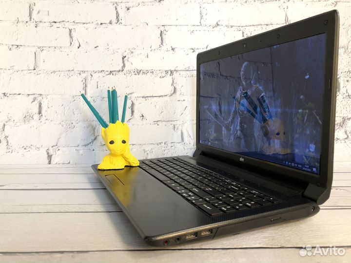 Игровой ноутбук i7 8Gb RAM 2 video