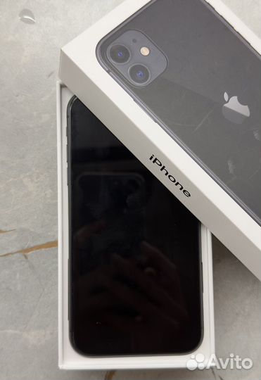iPhone 11, 64 ГБ