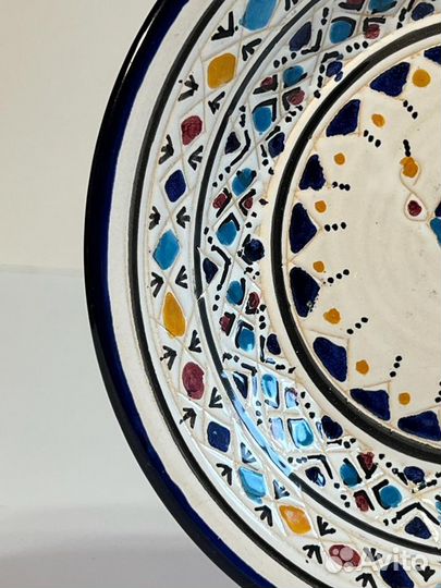 Тарелка с ручной росписью из Туниса