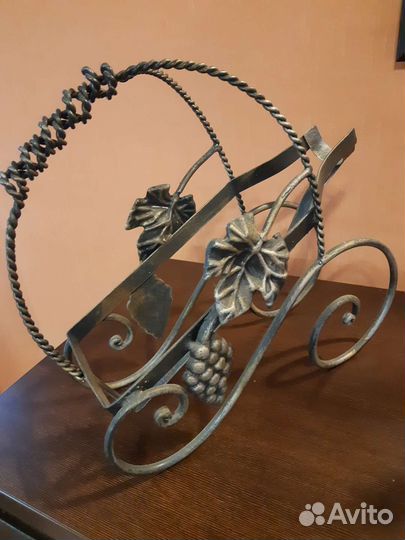 Художественная ковка.Подставка для вина