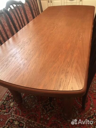 Стол со стульями