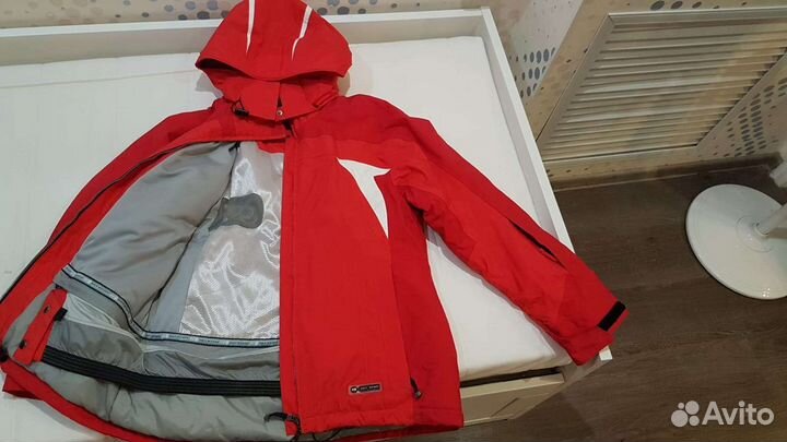 Куртка горнолыжная женская 44 размер