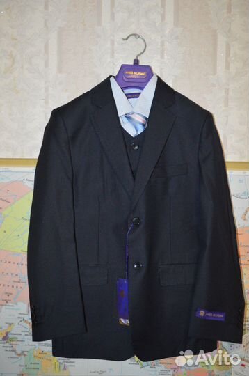 Костюм на мальчика новый на 10лет