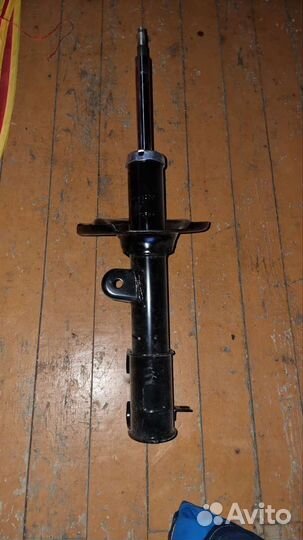 Амортизатор на Hyundai Santa Fe, ix35 новый