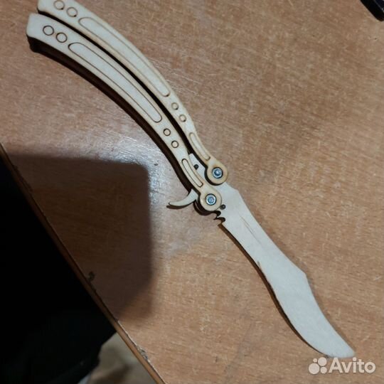 Деревянный нож бабочка