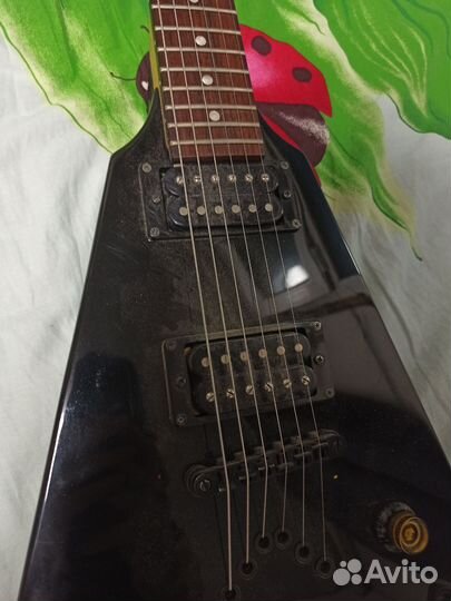 Электрогитара J&D v100