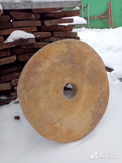 Каменный жернов