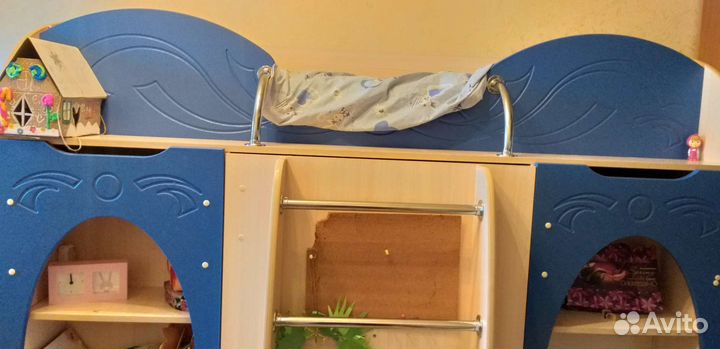 Кровать-чердак-шкаф-стол