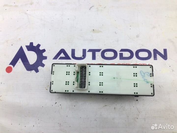 Блок управления стеклоподъемниками Hyundai Sonata