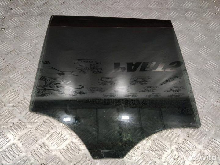 Стекло двери заднее правое Mercedes-Benz 350D