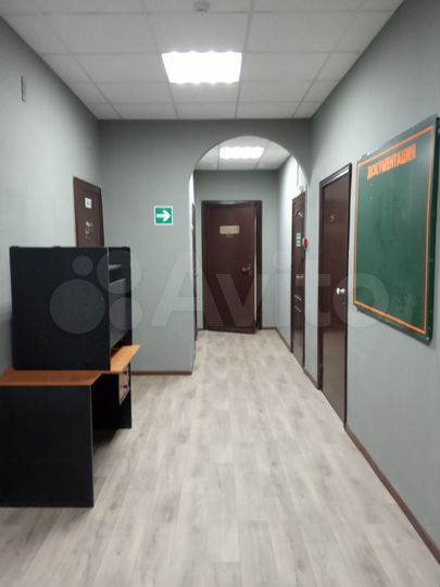 Офис, 18 кв.м. и 10 кв.м