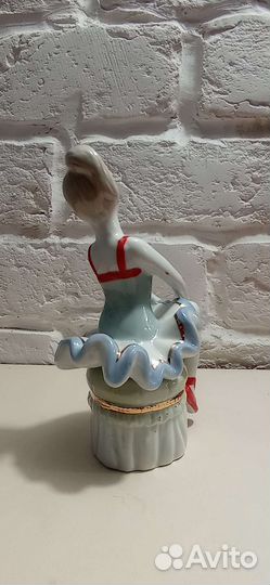 Фарфоровые статуэтки