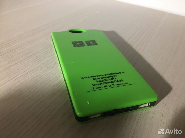 Power bank с солнечными панелями