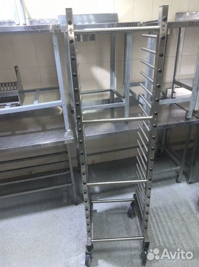 Шпильки, тележки для подносов и протвеней