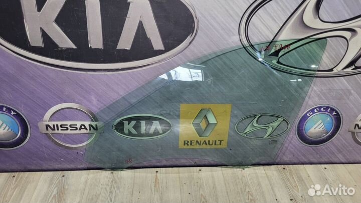 Стекло боковое двери Renault laguna 2 Лев