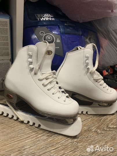 Фигурные коньки riedell