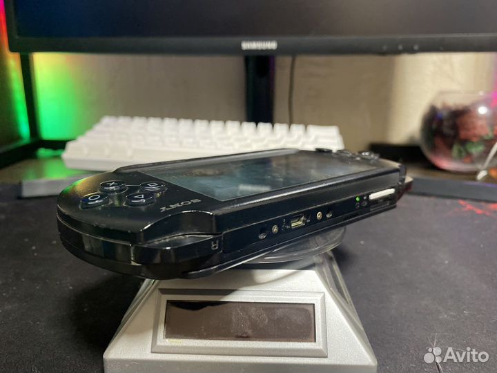Sony PSP-E1008 + 22 игры / Прошита / 16gb