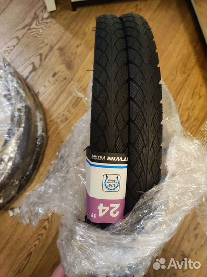 Покрышка 24 * 1,75 вело городская с камерой