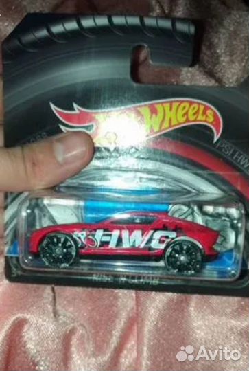 Машинка моделька Хот Вилс